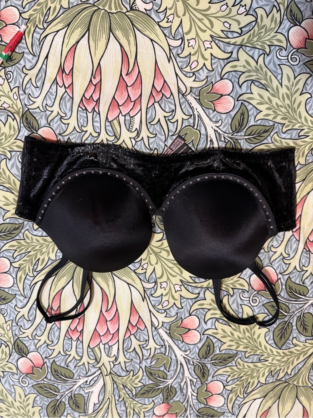 Victoria's Secret Black Strapless Velvet-Trim Studded Bra
